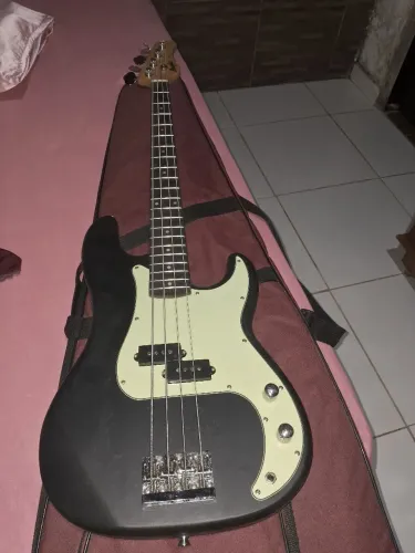 Contrabaixo Elétrico Tagima MB40 4 Cordas Passivo - Preto Fosco (Pouco tempo de uso)
