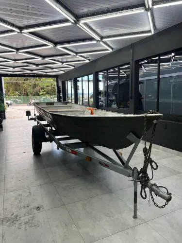 Vendo barco para liberar espaço 