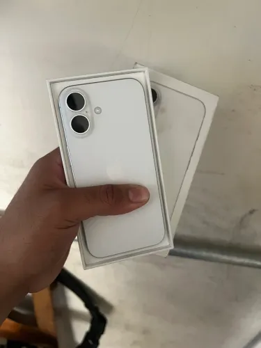 iPhone 16