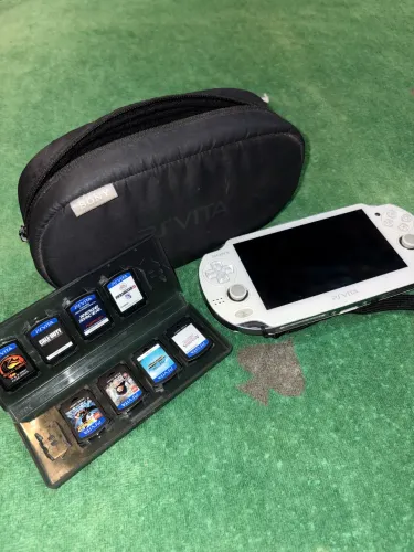 Ps Vita Branco, pouquissimo usado com jogos