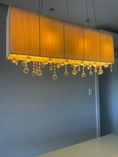 Mesa de jantar + lustre