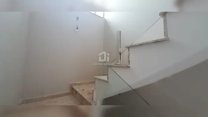 Sobrado à venda em Pinhais-PR | 128m² | 3 Quartos | Vila Maria Antonieta