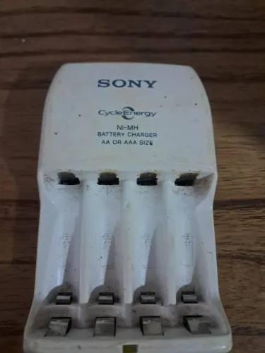 Carregador de pilhas narca Sony
