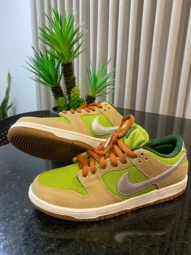 Nike SB Dunk Low Escargot
