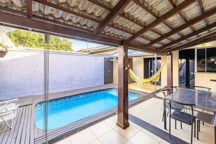 Casa à venda no Jardim Atlântico com piscina e churrasqueira