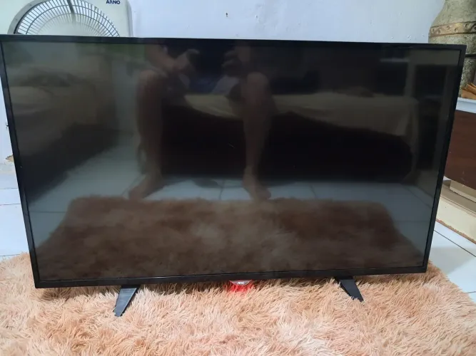 TV AOC SMART 43 COM DEFEITO na tela 