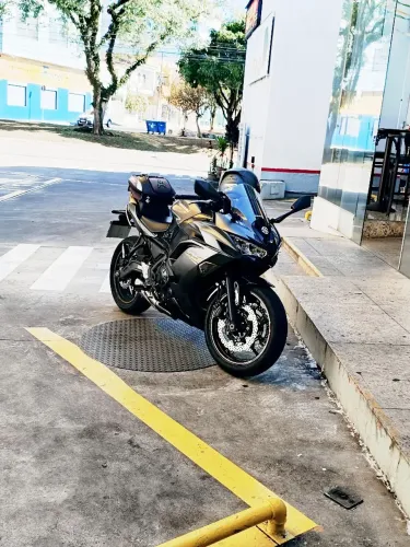 Kawasaki Ninja 650 baixo km