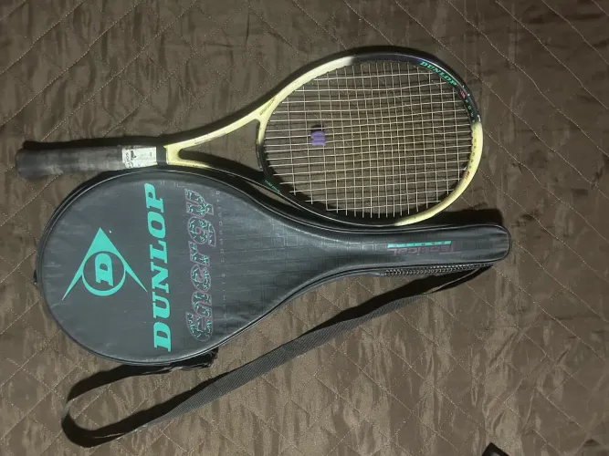 Raquete para jogar tênis