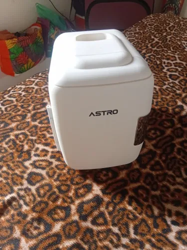 Mini geladeirinha portatil