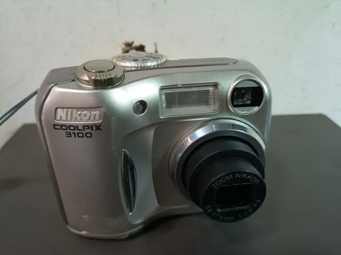 Camera digital canon coolpix 3100