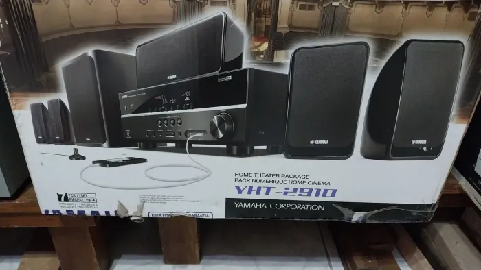 Home theater yamaha YHT-2910 são 5 caixas novas e 1 sub.de 6polegadas e 1 receiver yamaha 