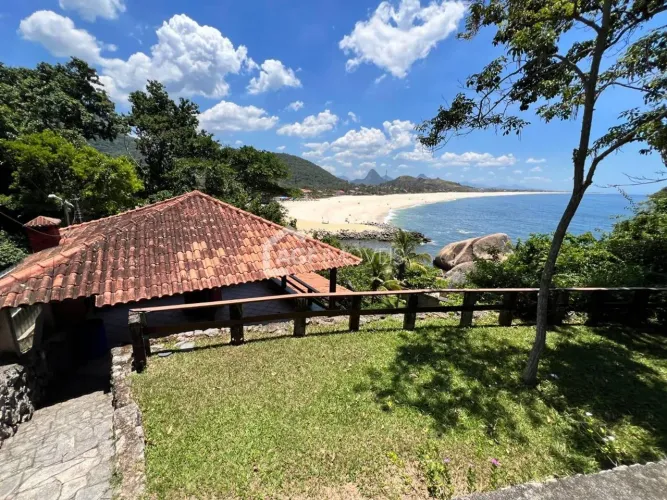 Casa 03 qtos em condomínio Pedra do Elefante
