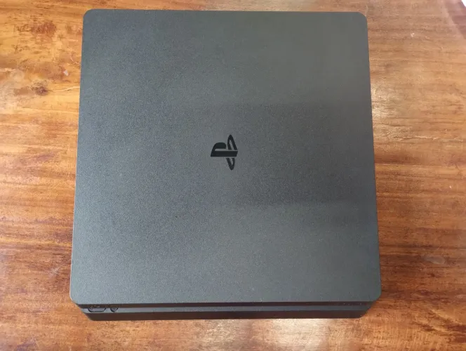PS 4 Único, 2 controles, 2 jogos, caixa original da compra