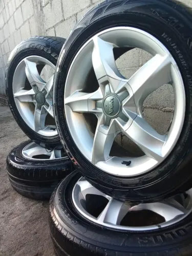 Jogo de rodas Aro 15 Multi furos Vasca com pneus