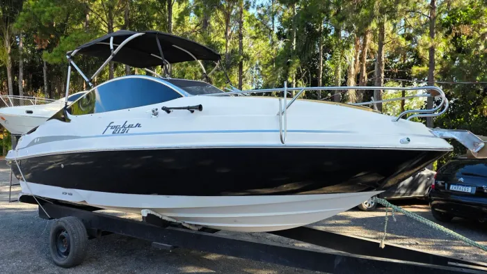 Focker 215i ano 2008 com motor mercruiser 4.3 V6 rabeta alpha one