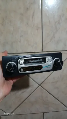 Auto Rádio e Toca Fitas Precision ( mod . Antigo)