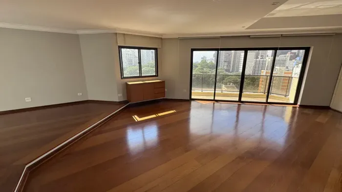 Cobertura duplex para venda nos Jardins, toda reformada, prox. ao metrô 4 suítes 455 m² 4 