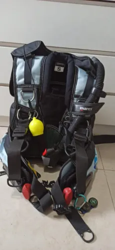 Equipamentos de Mergulho - Colete, Regulador, Roupa