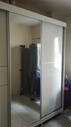 Vende se Guarda roupa