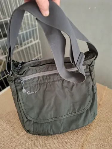 Lowepro Bolsa Fotográfica para Câmeras e acessórios. Linda e versátil.