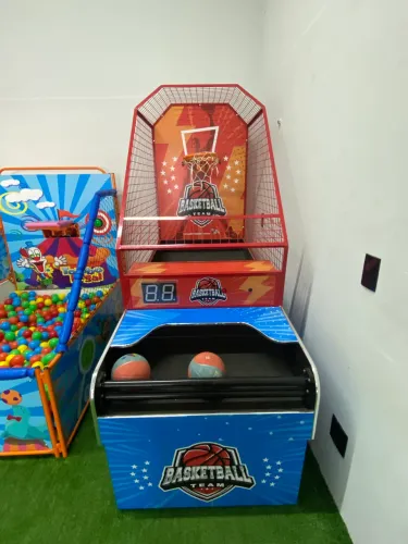 Vende se playground infantil para salões de festa