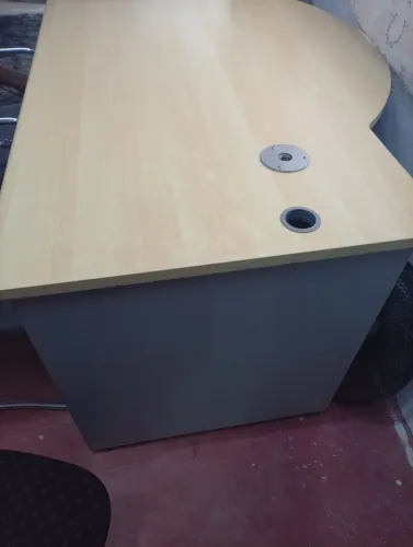 Mesa c/ 2 cadeiras para escritório
