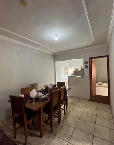 Vende-se casa na Guanabara TB