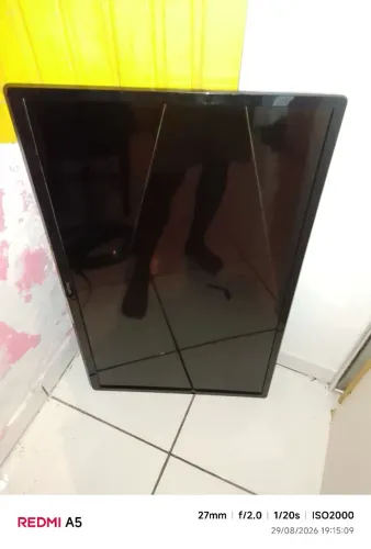 Vendo esa tv 42 polegadas para retirada de pesas não da imagem asender a tela mas não dá