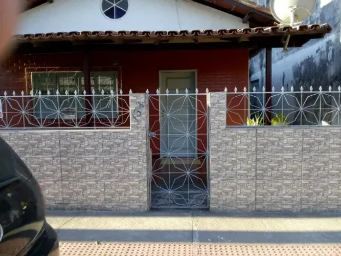 Casa 4 Quartos com 2 Suítes e Garagem no Itapebussu, Guarapari, Próxima a Comércios