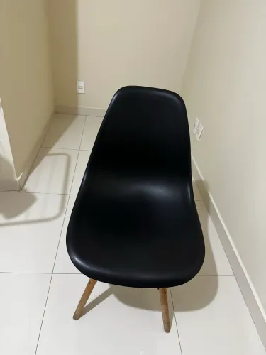 Vendo cadeira preta