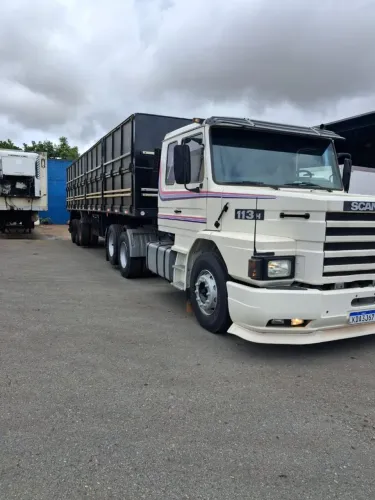 Caminhão Scania 113 - 360 + Carreta Graneleira Guerra