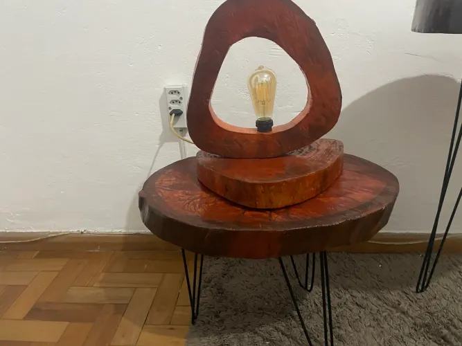 Abajur e mesinha rústica peça única