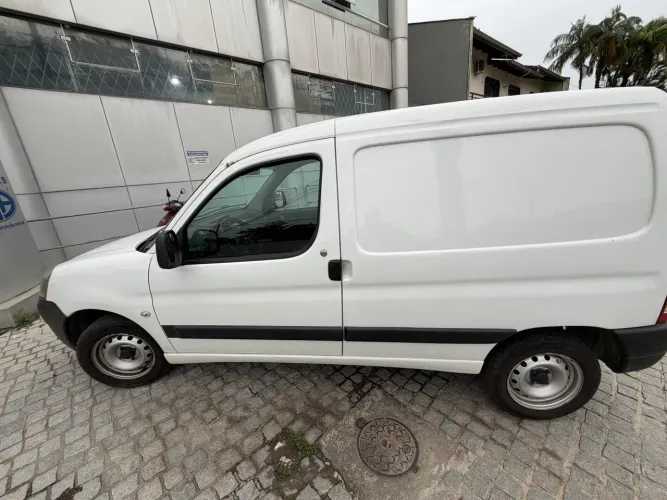 Peugeot Partner Furgão 1.6 16v/ 1.6 16V Flex 3P 2017