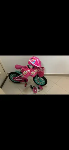 * BICICLETA INFANTIL,toda equipada ,joelheira ,capacete e cotoveleira.