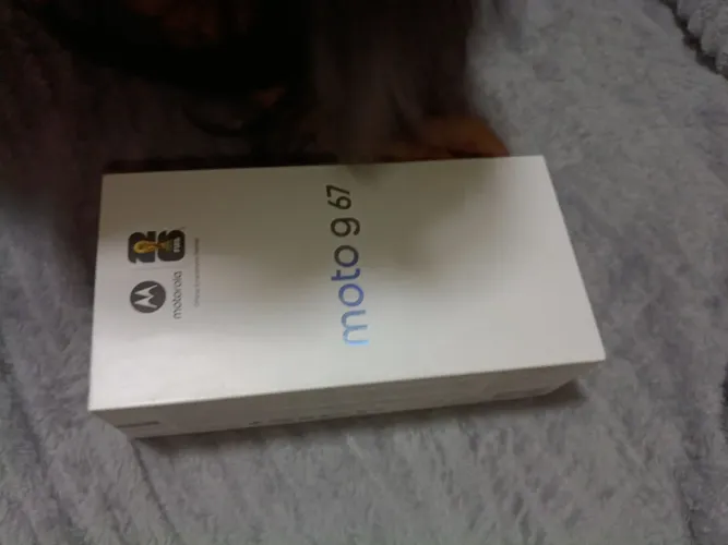 Moto E67