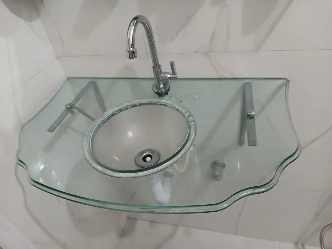 Pia para banheiro de vidro