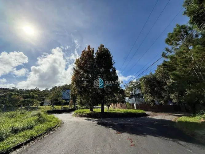 Terreno com 798m² no exclusivo Jardim Caiobig