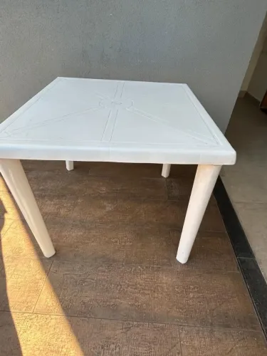 Jogo de Mesas e Cadeiras