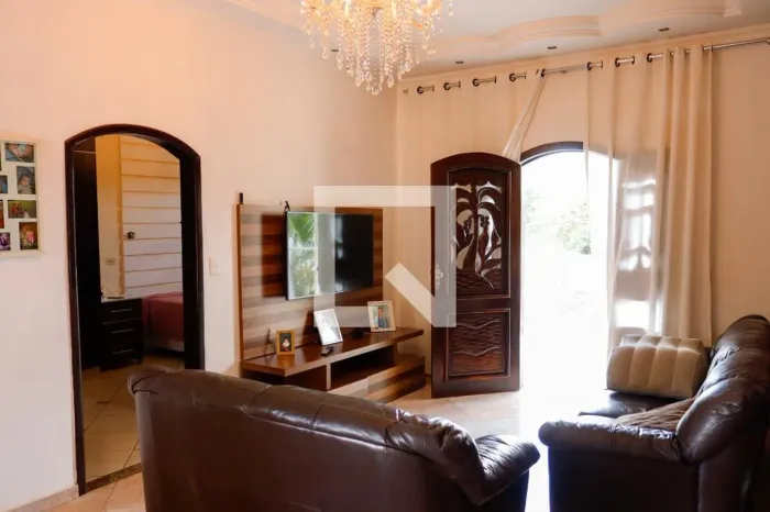 Casa à Venda - Três Montanhas, 3 Quartos, 150 m2