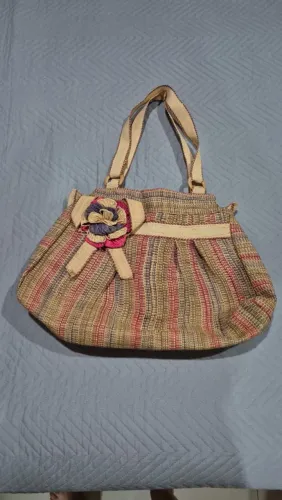 Bolsa trabalhada praia