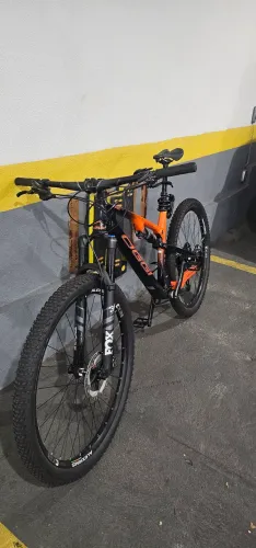Oggi Cattura Pro GX AXS Carbon Full Suspension 29