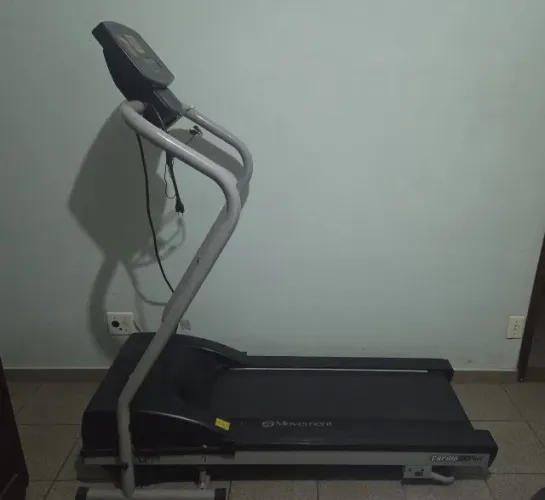 Esteira ergométrica Moviment profissional
