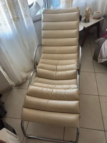 Chaise Long Mr Mies Van Der Rohe Forma Couro bege