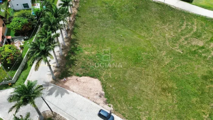 De esquina! Lote com 630 m² em Excelente Condomínio - Chã Grande/PE