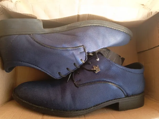 Sapato Oxford Masculino. Urban Azul Marinho. Com brasão de Metal. Tamanho 40. COM CAIXA.
