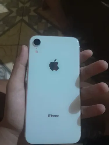 iPhone XR?100% Face ID off câmeras? carregador ? duas capinhas de brinde?alto falante?