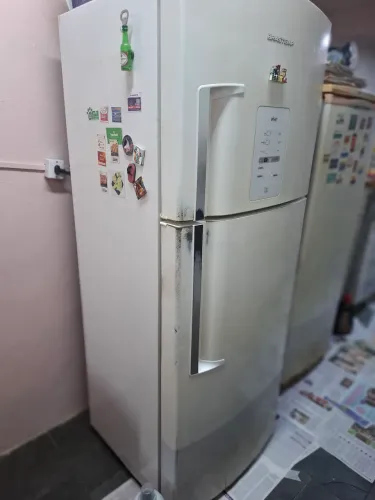 Geladeira Brastemp. 430 litros.