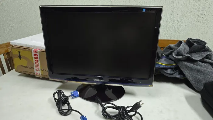 Monitor 22" Samsung - troco por videogame 