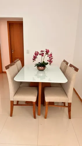 Conjunto mesa (1,20 X 90) com 4 cadeiras