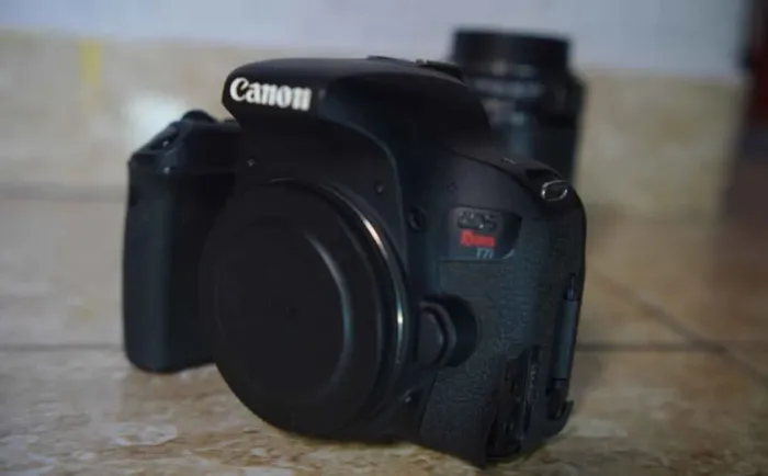 CÂMERA CANON T7i